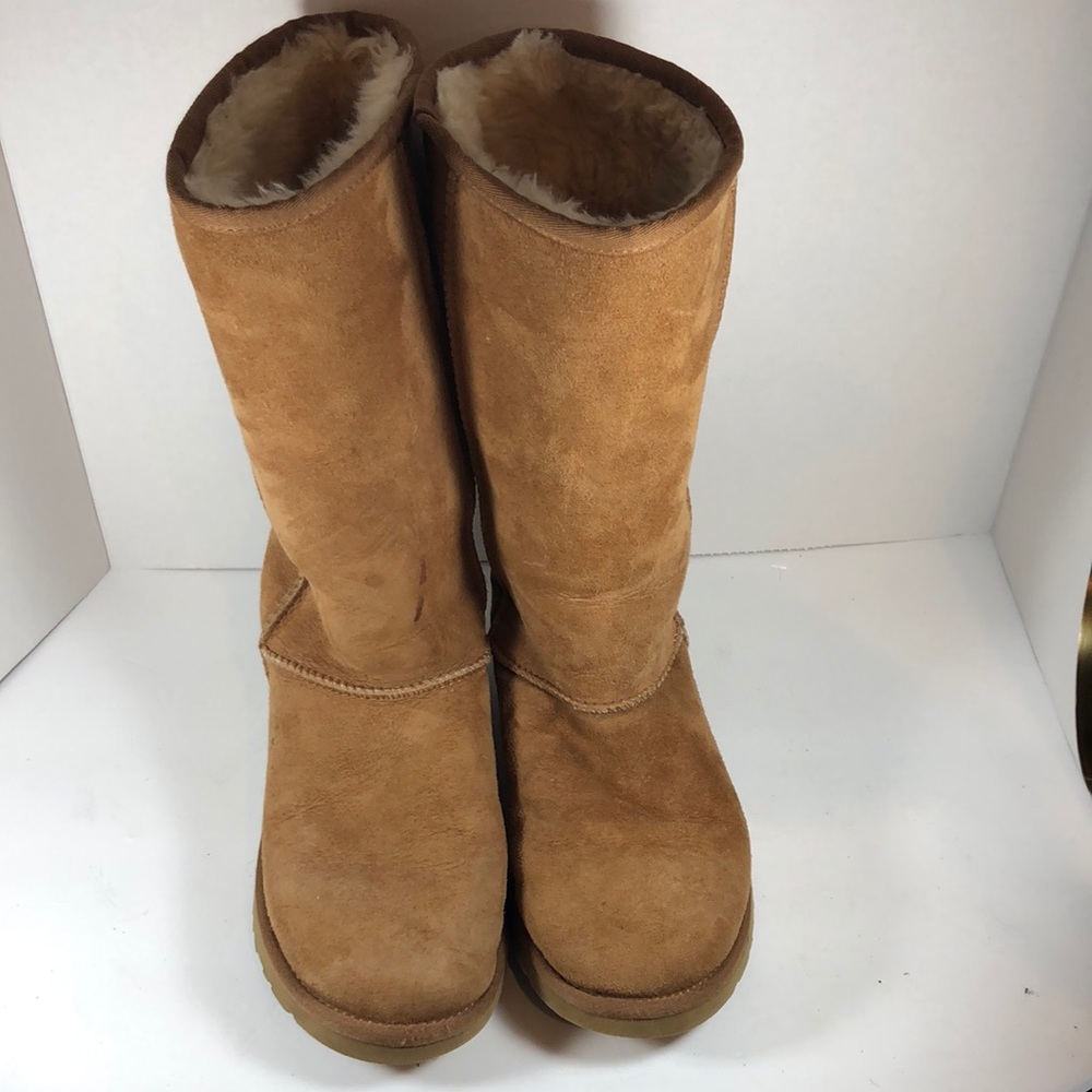 GUC UGGs size 7